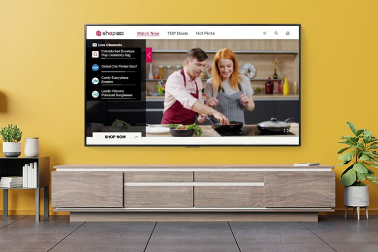 LG CX 77 inch Class 4K Smart OLED TV w/ AI ThinQ® (76.7'' Diag)